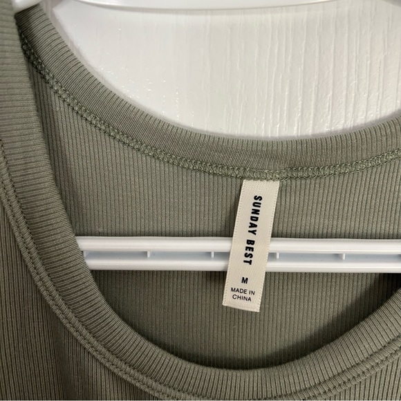 Green aritzia honor tank - Picture 3 of 3